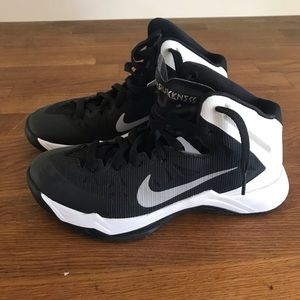 Hyper quickness basketball shoes